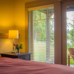 Villa The On Salt Spring Island, Ganges